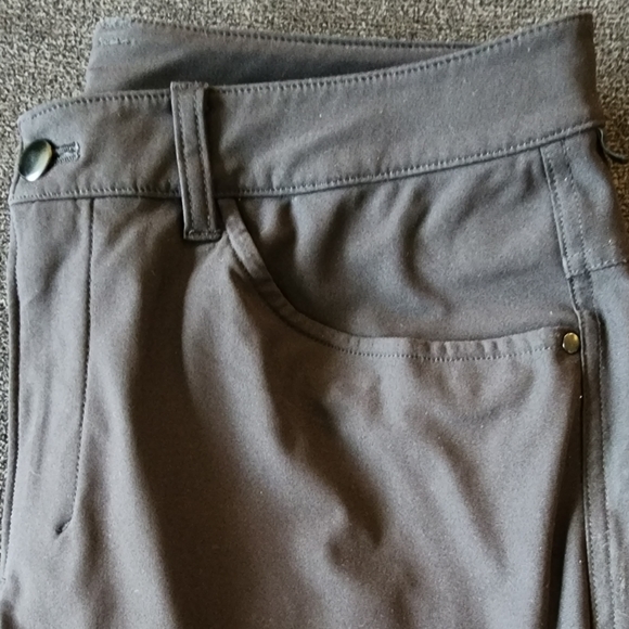 Lululemon ABC Slim-Fit 5 Pocket Pant 32" Warpstreme - Black - 31" Waist - Picture 5 of 7